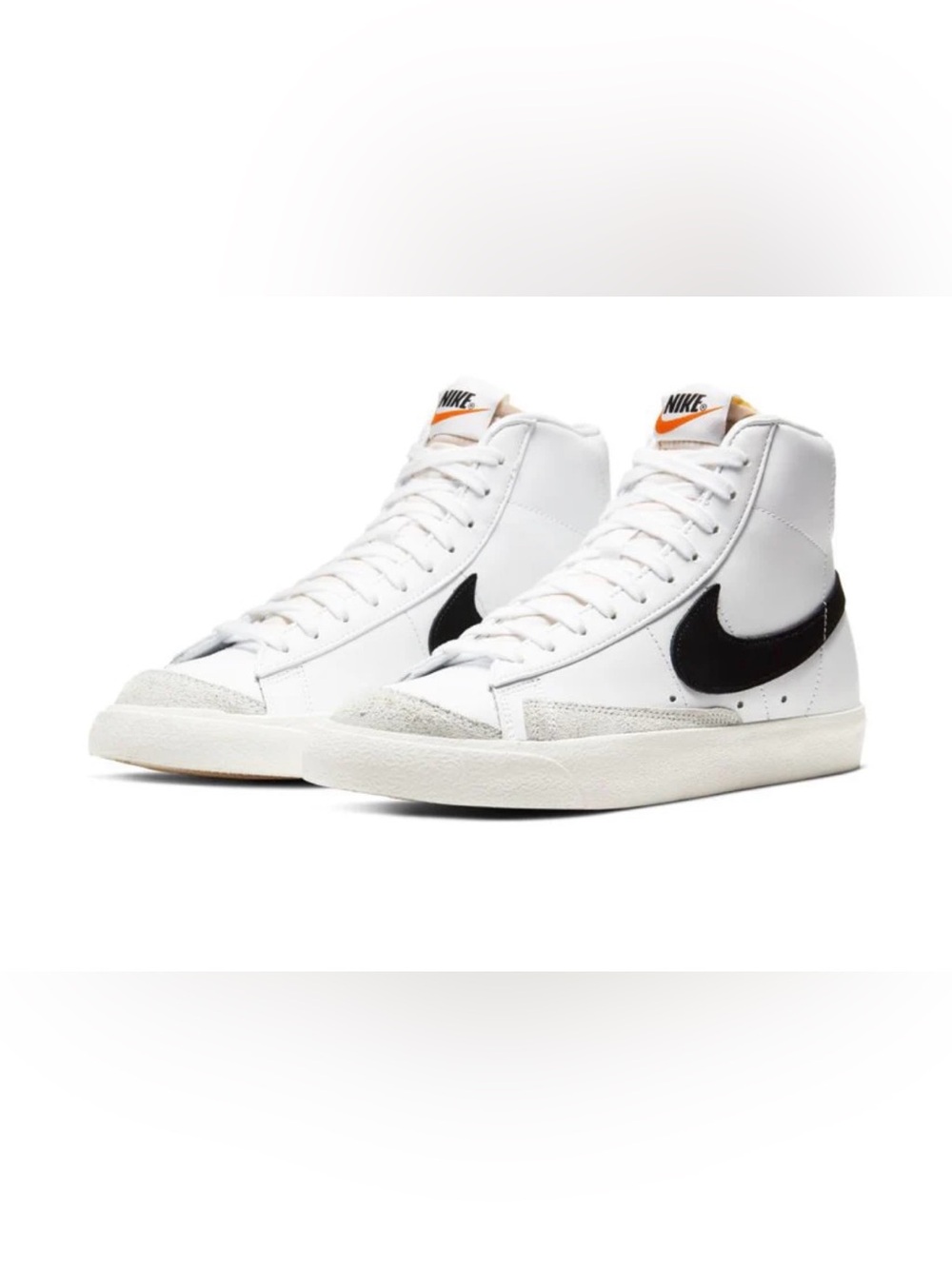 NIKE WOMENS BLAZER MID 77!